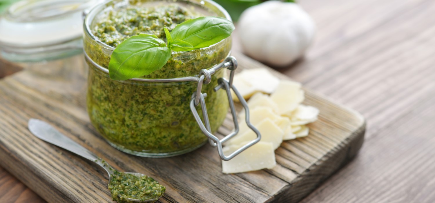 Pesto z liści kalarepy - idea zero waste porady PWGiN