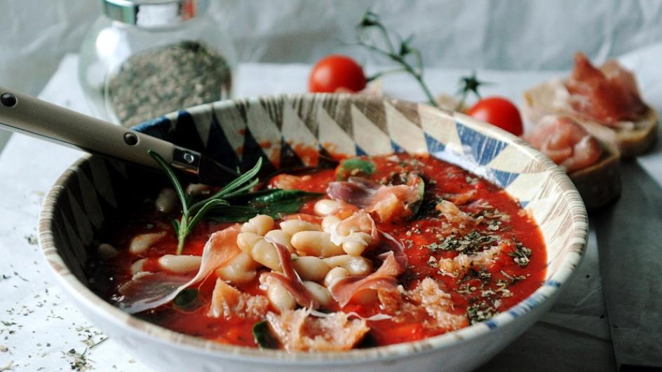 Ribollita – toskańska zupa z fasoli