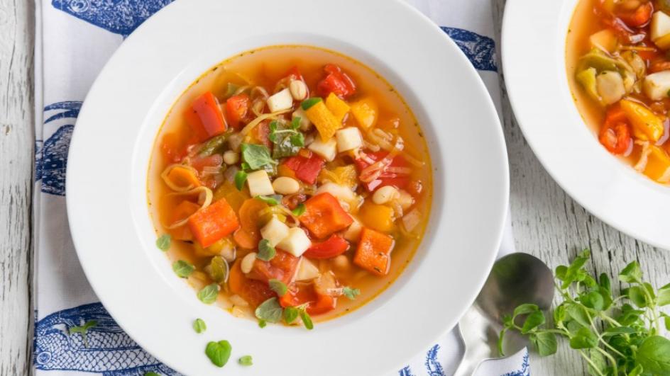 Śródziemnomorska zupa warzywna