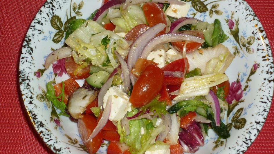Mix sałat w sosie koperkowo-ziołowym