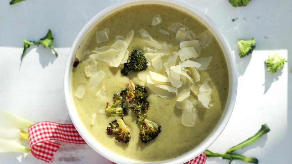 Zupa krem z brokułów pieczonych z koprem włoskim