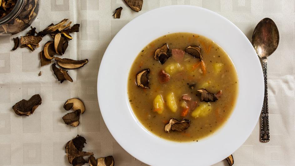 Tradycyjna zupa ziemniaczana - kartoflanka