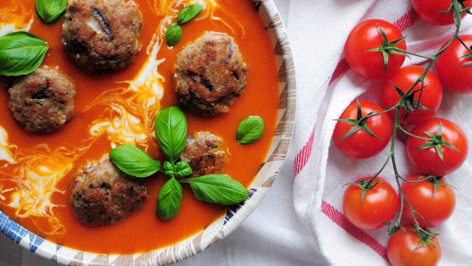 Zupa pomidorowa z klopsikami
