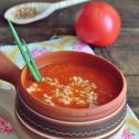 Pikantna zupa pomidorowo-paprykowa z ryżem