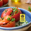 Pieczone pomidory faszerowane kaszą i warzywami