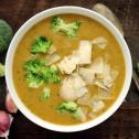 Zupa z cukinii i brokułów z dodatkiem batatów