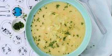 Tradycyjna zupa kalafiorowa