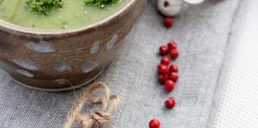 Lekka zielona zupa z jarmużem