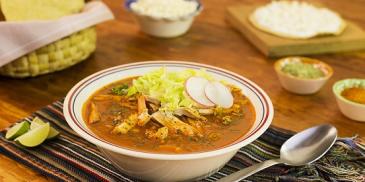 Meksykańska zupa z wieprzowiną i białą kukurydzą